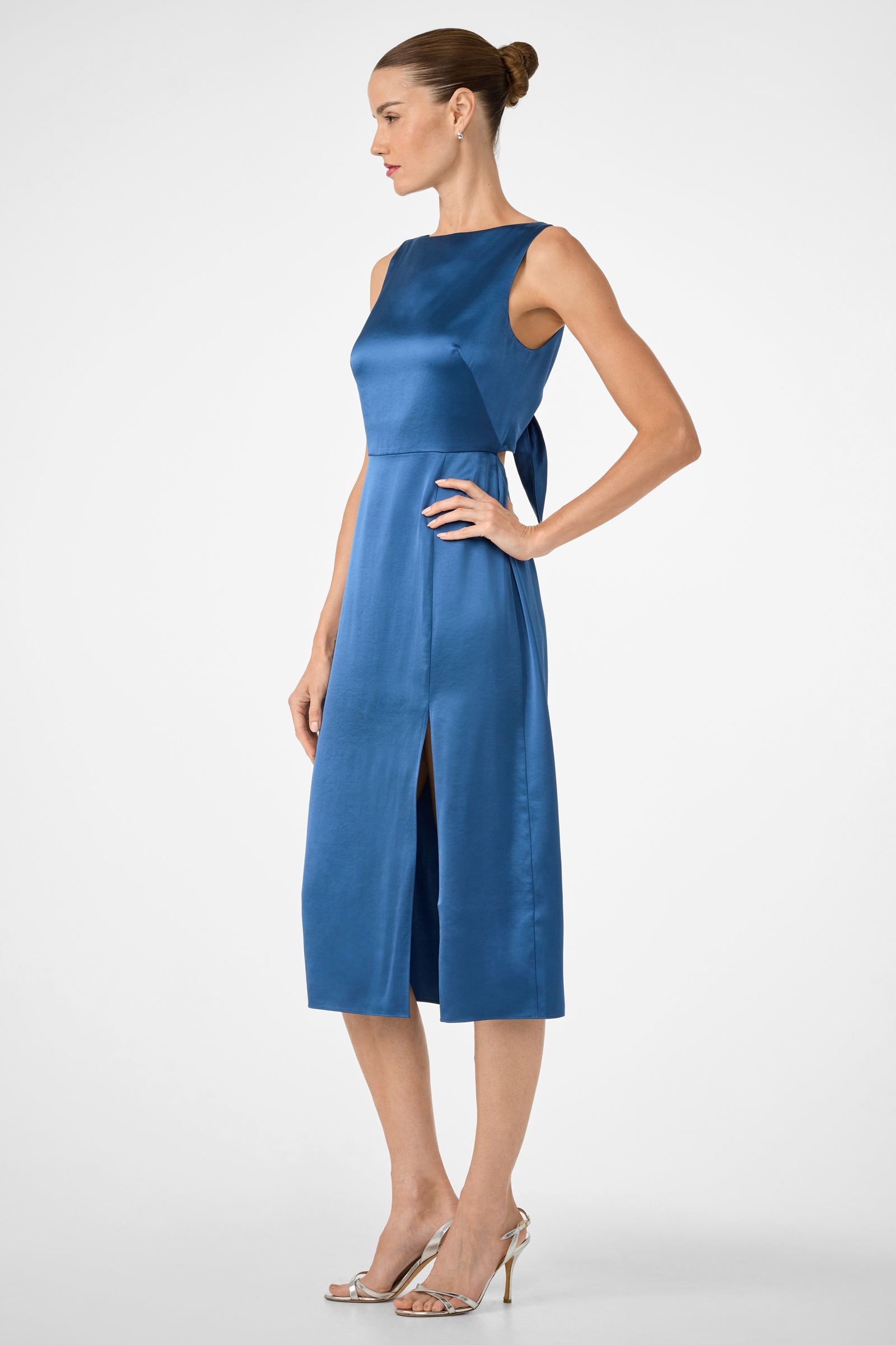 Mochi Sleeveless Midi Dress