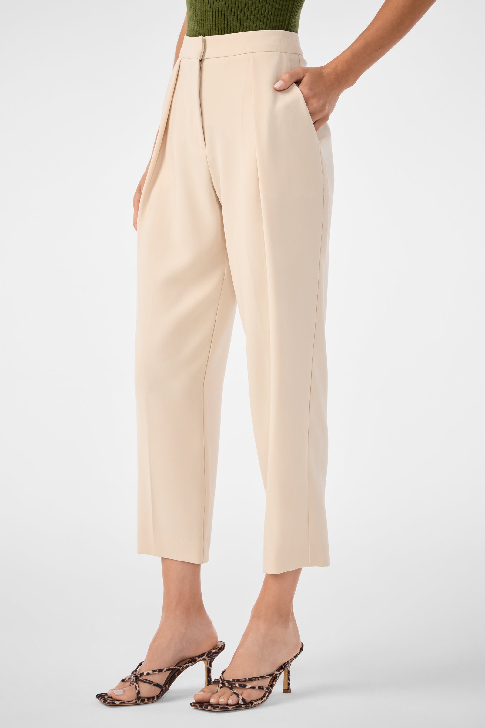 Larch Tailored Cropped Pant