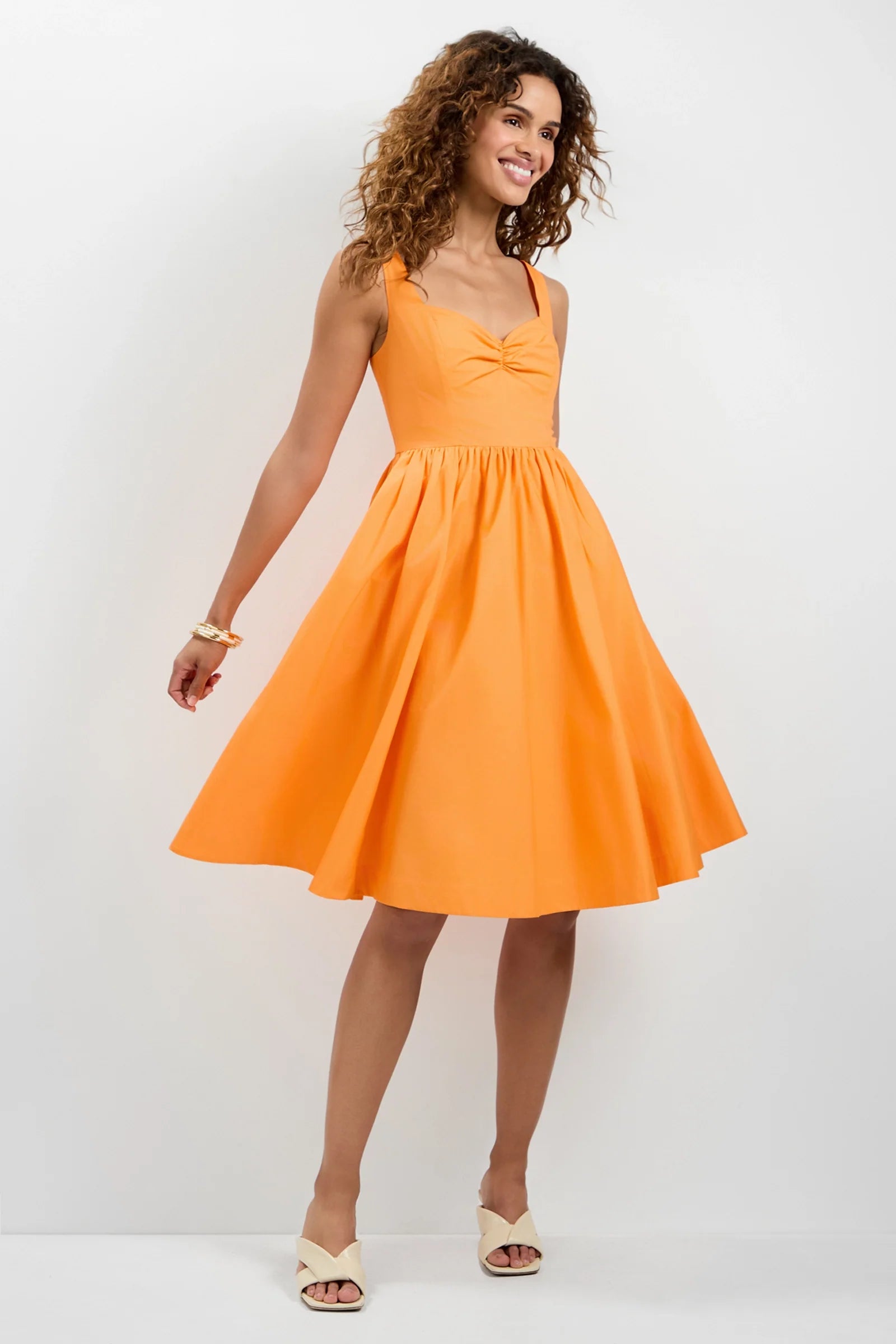 Mirabello Sweetheart Neck Midi Dress