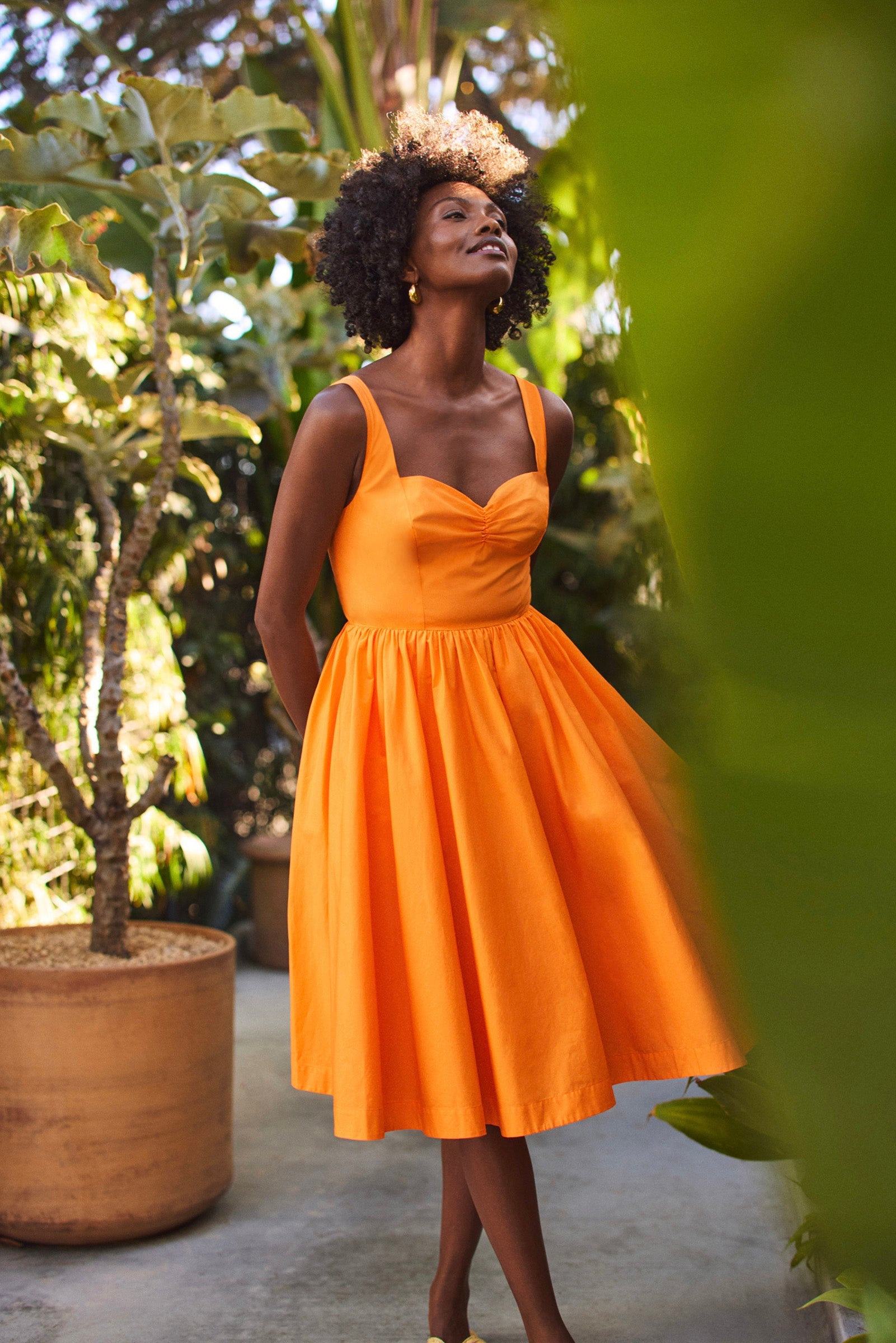 Mirabello Sweetheart Neck Midi Dress
