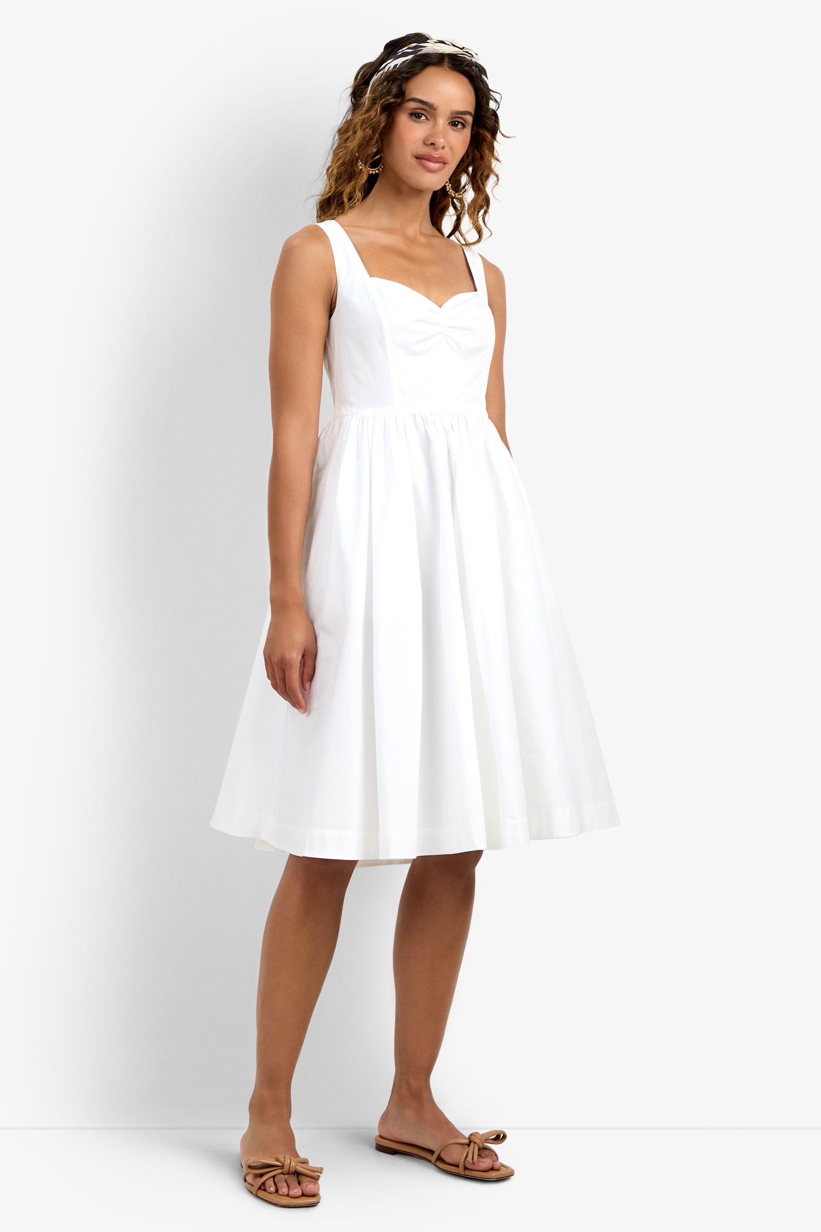 Mirabello Sweetheart Neck Midi Dress