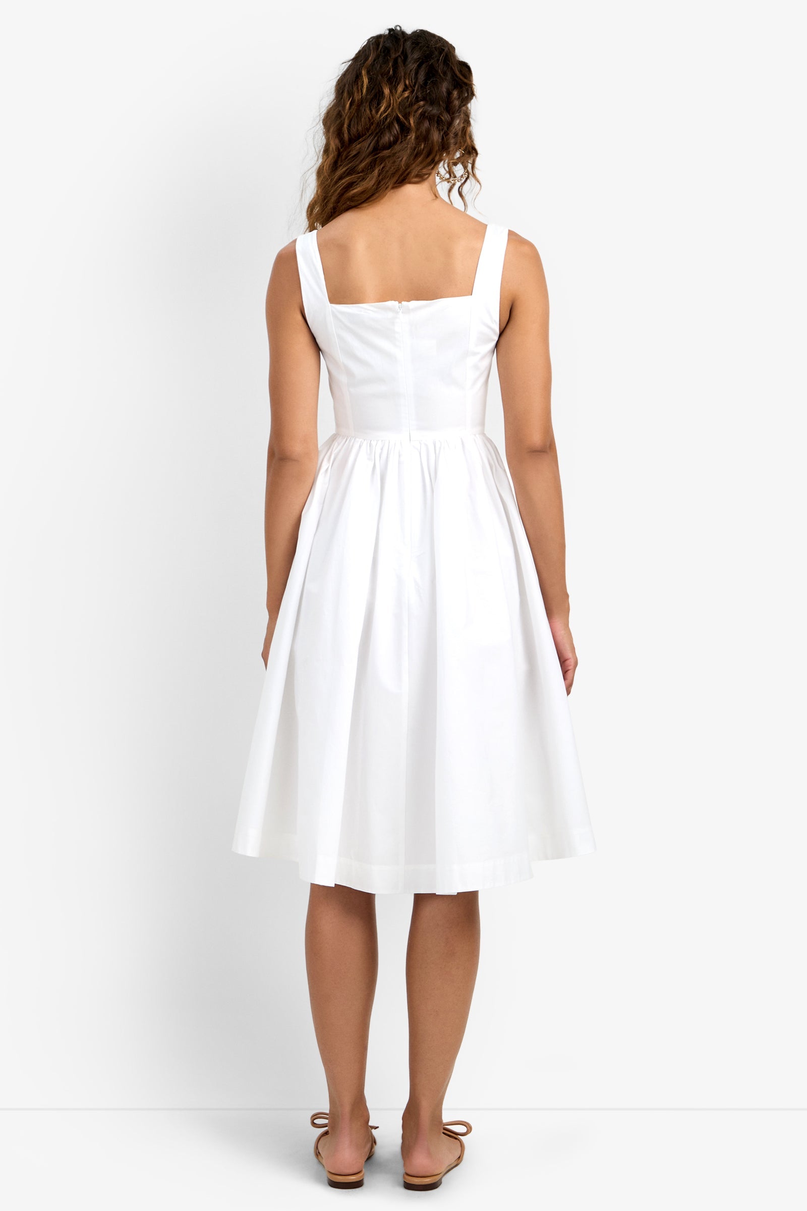 Mirabello Sweetheart Neck Midi Dress