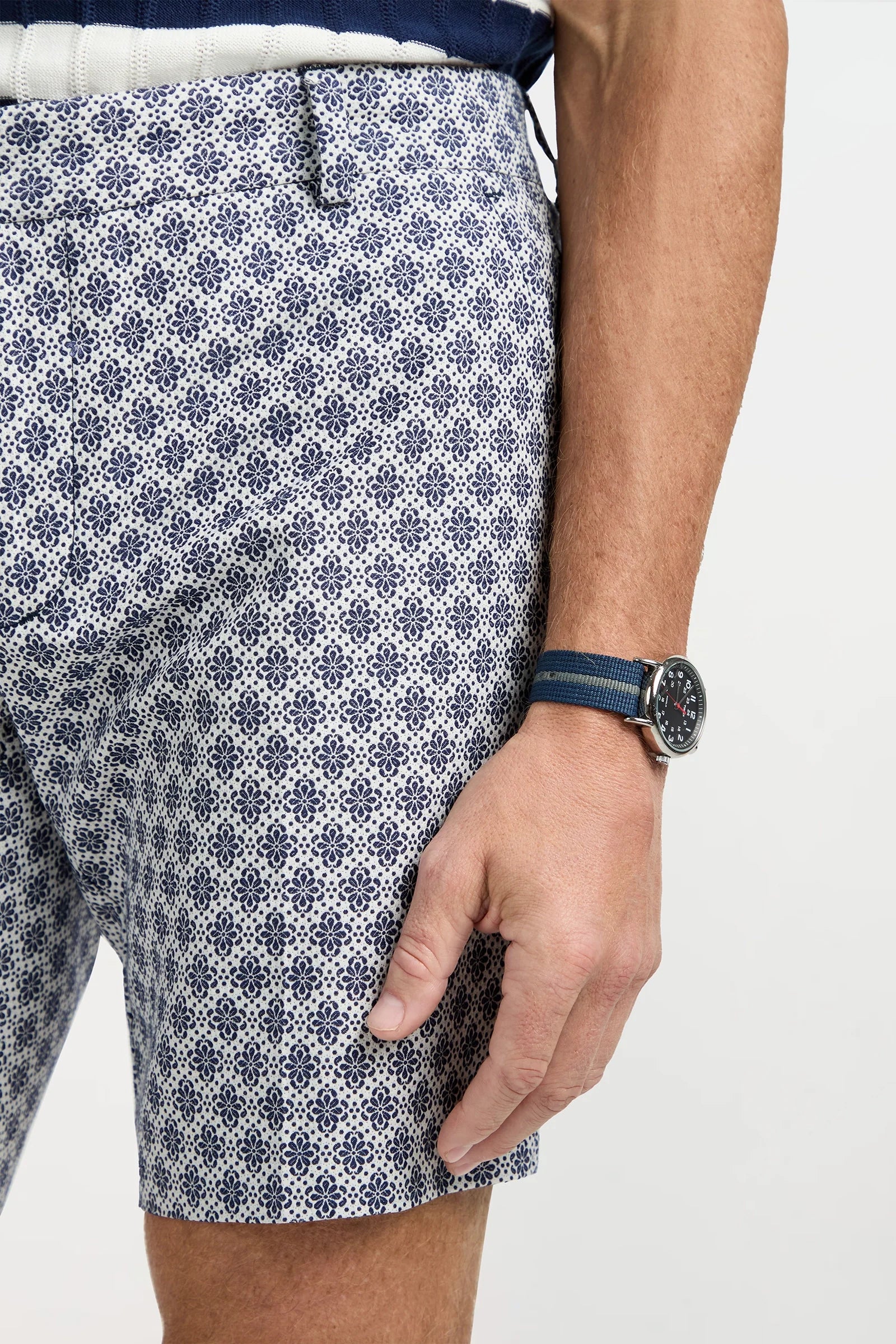 Lawrence Short - Daisy Jacquard