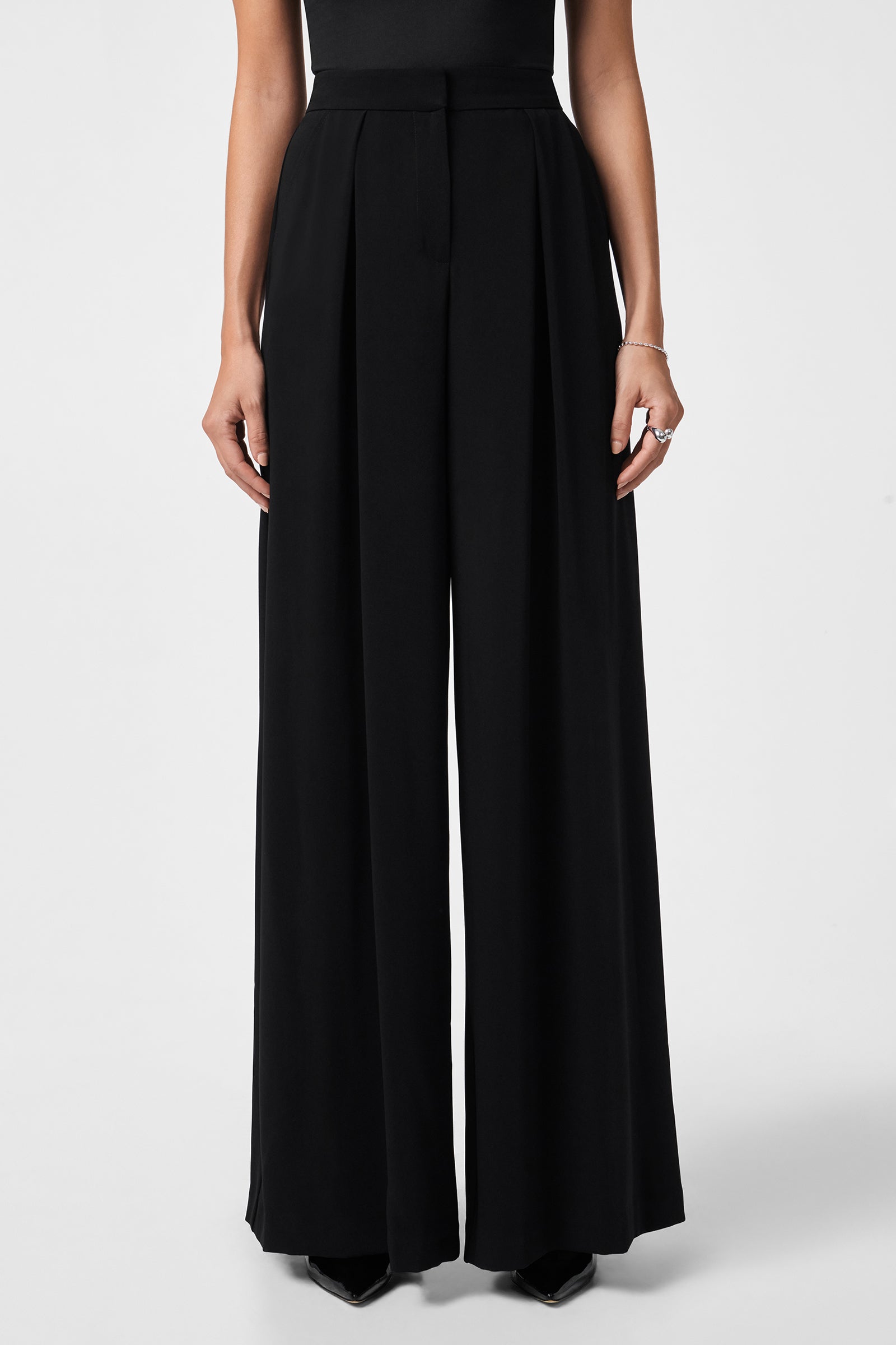 Saige Wide-Leg Short Pant