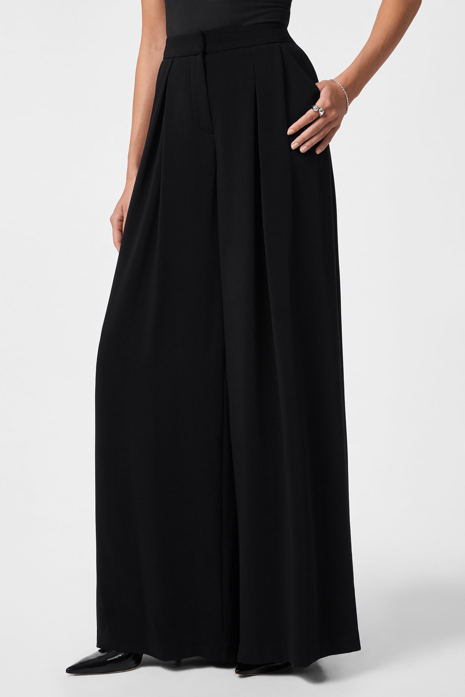 Saige Wide-Leg Pant