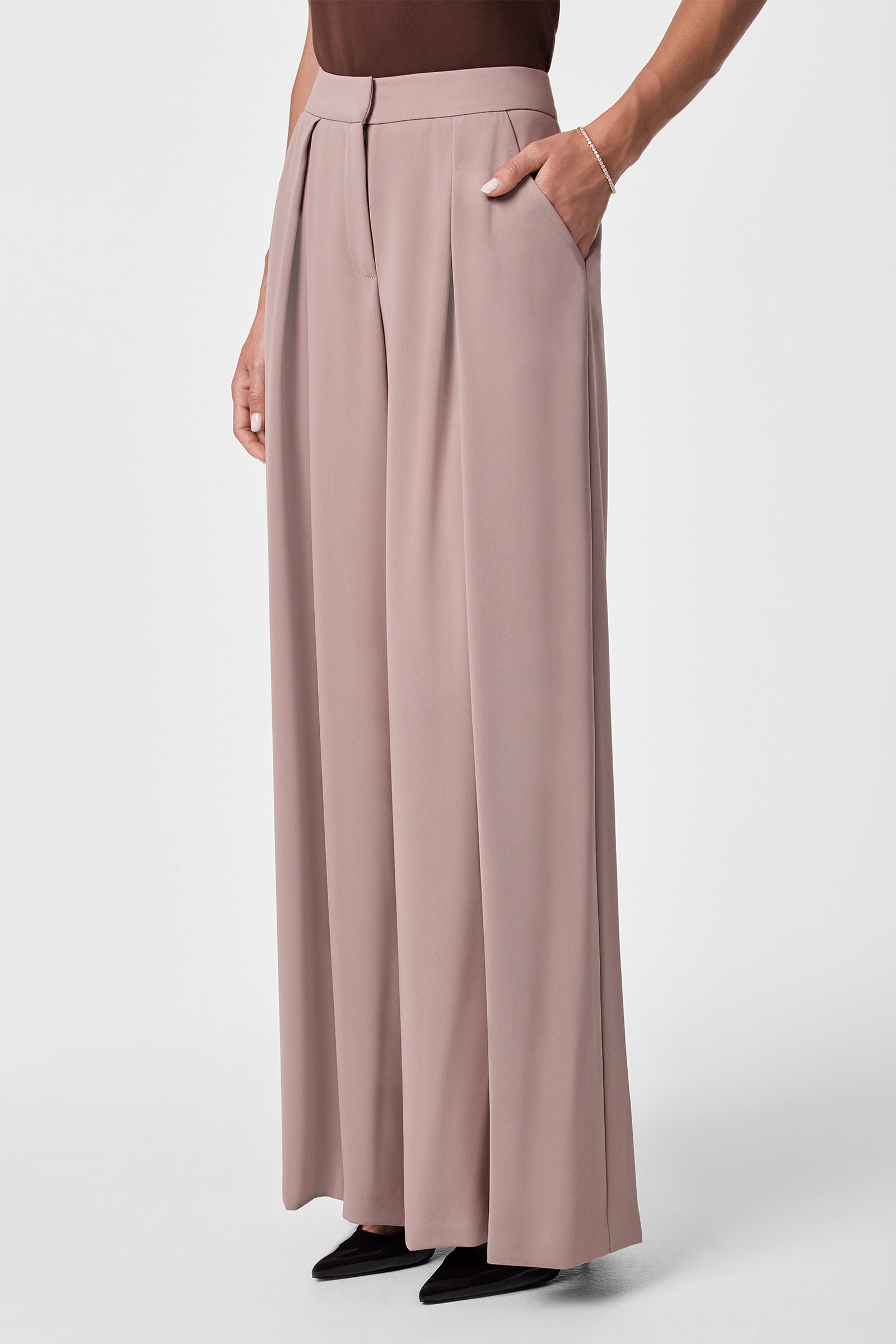 Saige Wide-Leg Short Pant