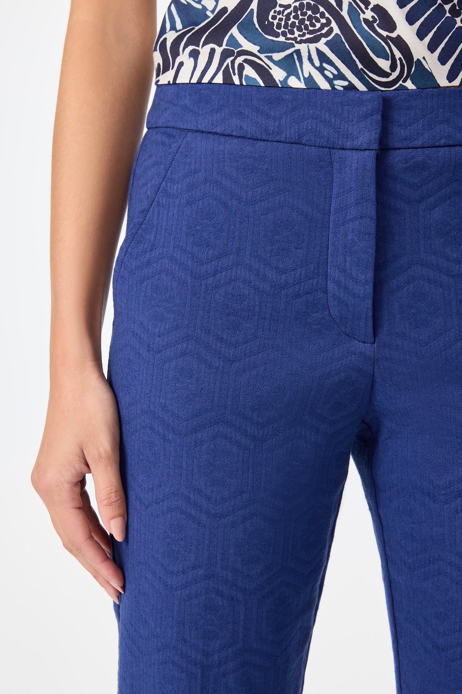 Banshee Cropped Cuff Hem Pant