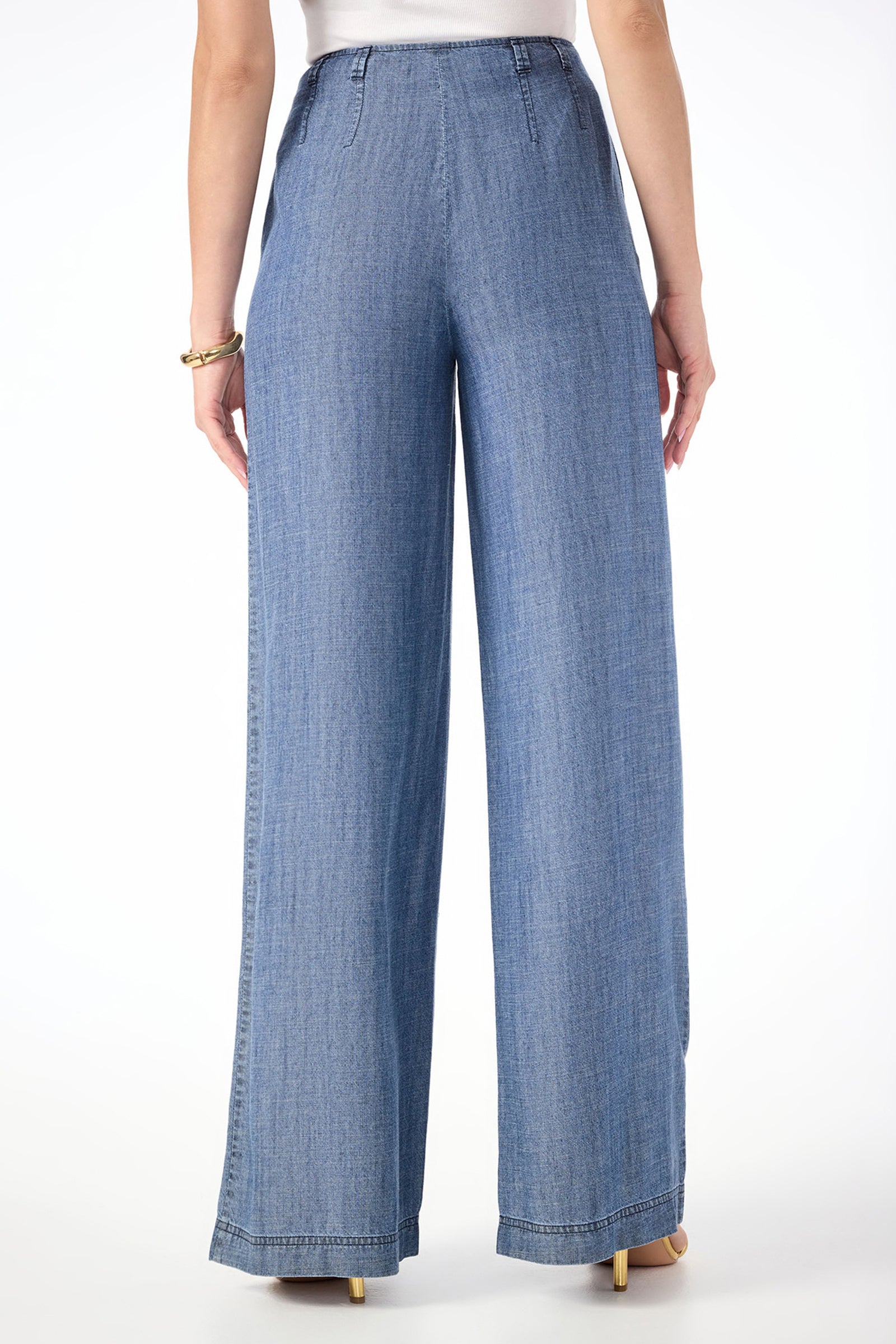Dans Wide-Leg Chambray Pant