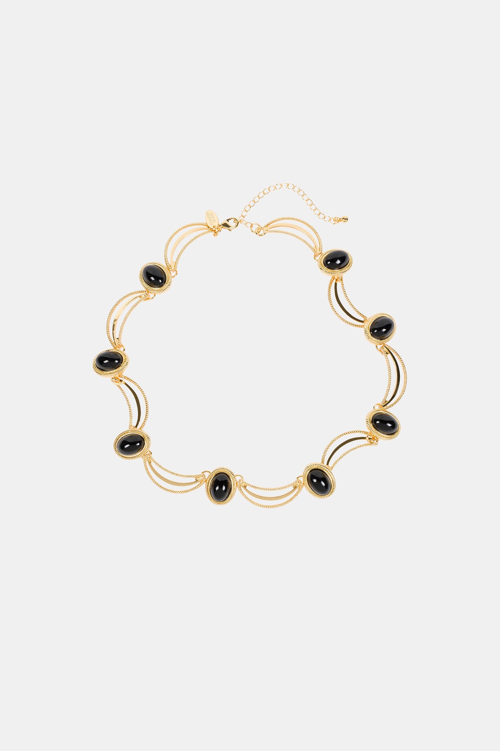 Oval Jet Scallop Necklace